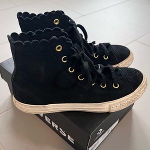 Black suede scalloped high top Converse - sz 3